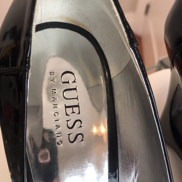 Guess by Marciano. Peep toe, cut out heel pumps. Never worn. - Picture 3 of 8